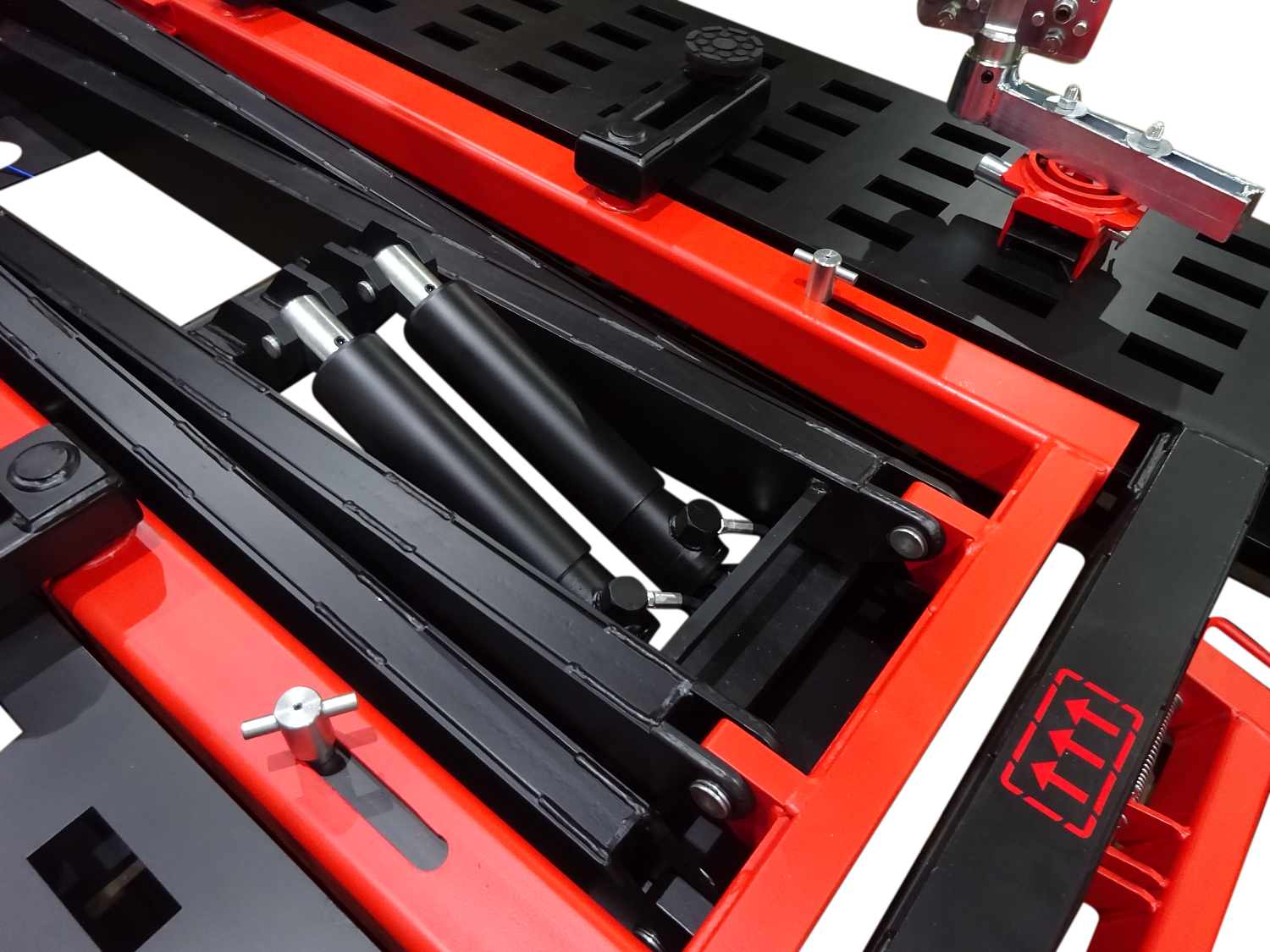 Cтапель платформенного типа с встроенным подъёмником Black Shark